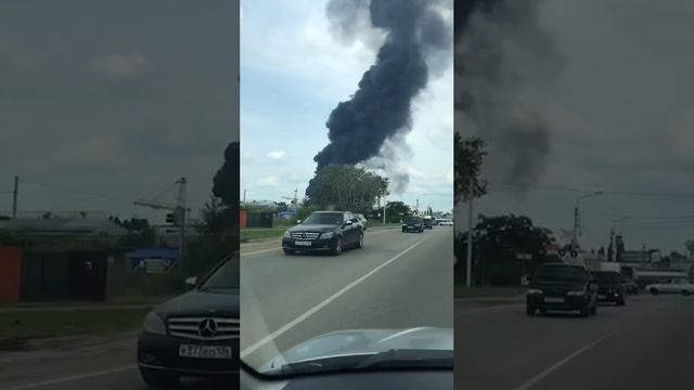 Пожар на нефтебазе в Воронеже недалеко от Ленинградской улицы. Причина пока не уточняется.