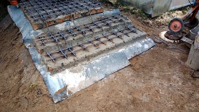 СВАРОЧНЫЕ РАБОТЫ ЗАКОНЧЕНЫ.(Теперь бетонирование и кирпичная кладка.)?? смотреть онлайн