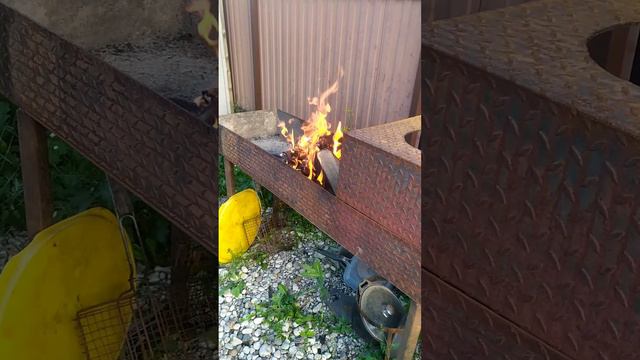 #shorts Выдалась свободная минута, решил вспомнить как коптить рыбку💪👍😎 смотреть онлайн