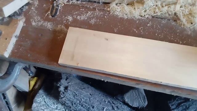 деревянные ступеньки.