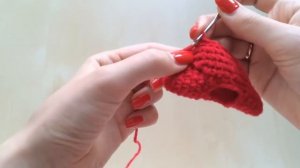 Мастер-класс, вяжем  свитер на елку крючком