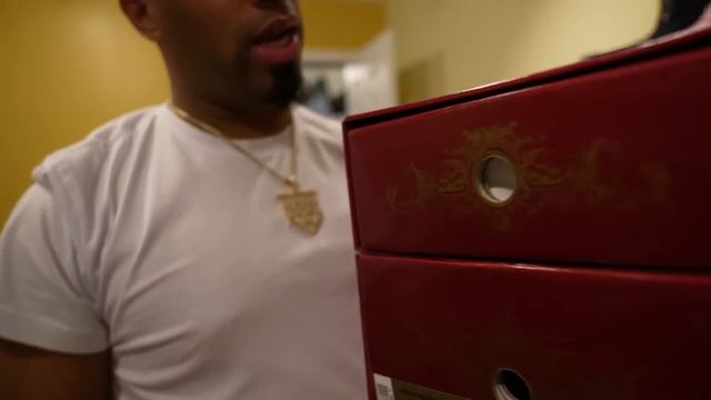 LA COLECCION DE SNEAKERS MAS GRANDE DEL MUNDO +de 1 millón de dólares смотреть онлайн