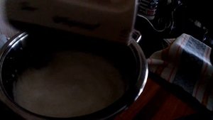 Печем безе из белков оставшихся от яиц после выпечки кулича или куда пристроить белки