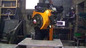 Замена двигателя на мини погрузчике. Процесс изготовления моторамы с раздаткой на 2 нш.