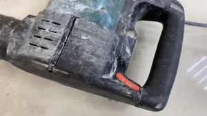 Отбойный молоток макита