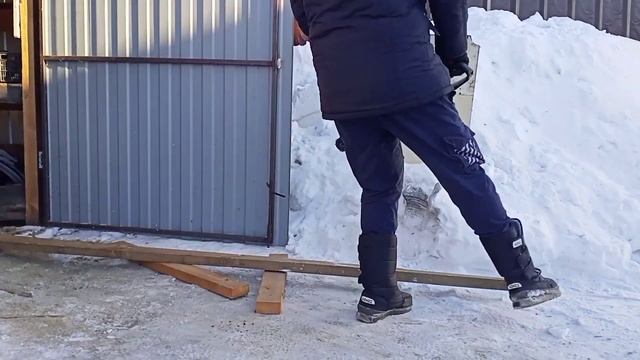 С заботой о птичках!Кормушка из того что было.