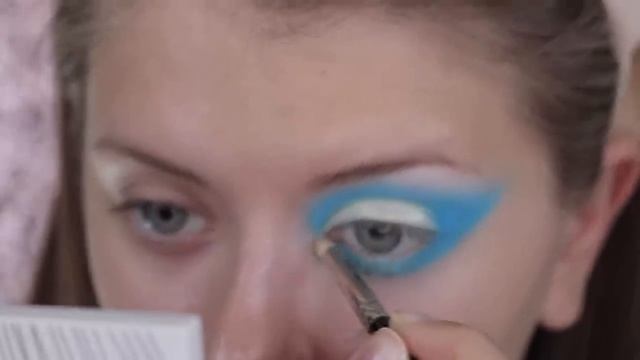 ПЕРВЫЙ МАКИЯЖ ? / The Weeknd - Blinding lights | #СЕРЕНАМАРАФОН смотреть онлайн