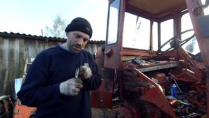 Заклинило колесо в Т-16МГ/Не варю борщи, а кручу гайки