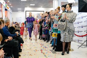 Показ мод DONNANNA