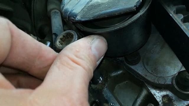 Hyundai Sonata V6 восстановление резьбы в блоке крепления кронштейна подушки