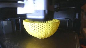 Мяч меняющий цвет 3D печать TPU Bambu Lab P1S Combo (timelapse)