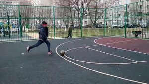 Кто больше забьёт голов верхом .