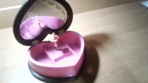 Музыкальная шкатулка для юных модниц.