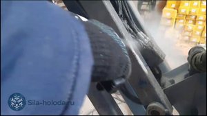 Чистка Автовышки от лака сухим льдом