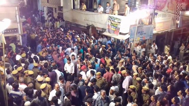 PALI: The royal procession on Holi, a large number of people involved смотреть онлайн