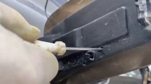 Как снять лючок бензобака Renault arkana