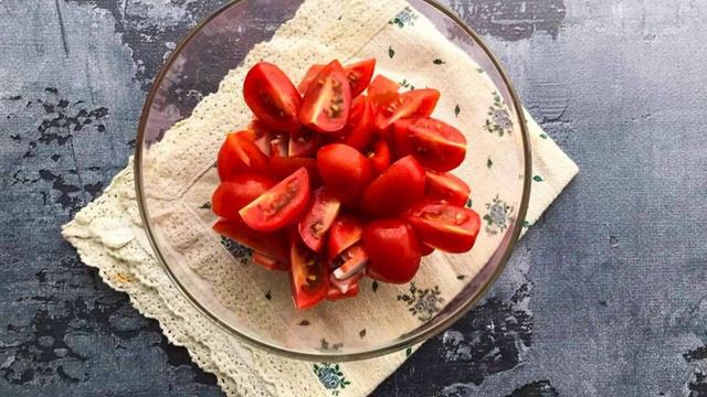 Салат Красное море с креветками и крабовыми палочками. Самые вкусные рецепты