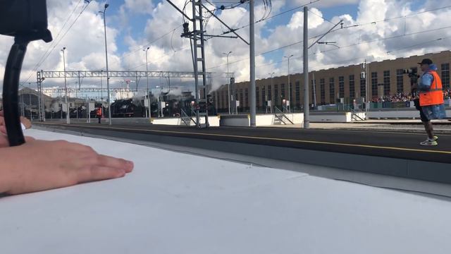 Паровозы дают совместный Гудок! И паровоз серии «Мягкий Знак» Ь.2021 на Балтийском Вокзале смотреть онлайн