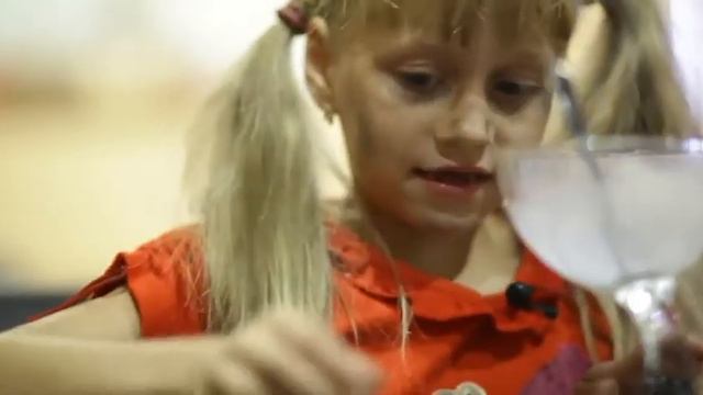 Бедная девочка или не судите о людях по внешнему виду смотреть онлайн