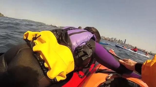 #SHellNo Kayaktivism training: Seattle Councilmember Mike O'Brien's open water kayak rescue смотреть онлайн