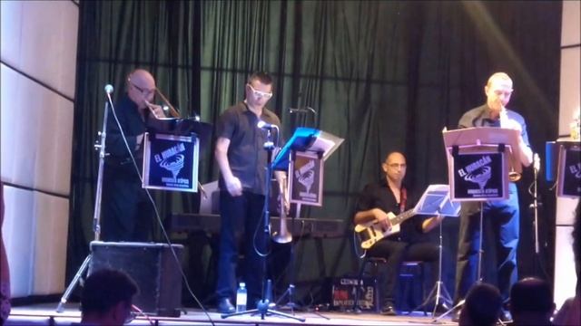 El huracán Orquesta Atípica. En vivo. Tema: "Romance de barrio" (Troilo - Manzi). смотреть онлайн