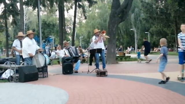 Українська полька у Вінниці на Космонавтів смотреть онлайн