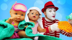 Смешные видео куклы - Купаем БЕБИ БОН! Как Мама для Пупса! - Весёлые игры дочки матери с Baby Born