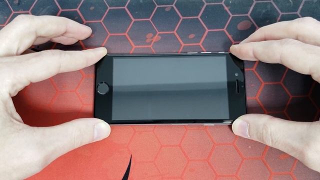 КАК НАКЛЕИТЬ ЗАЩИТНОЕ СТЕКЛО IPHONE смотреть онлайн