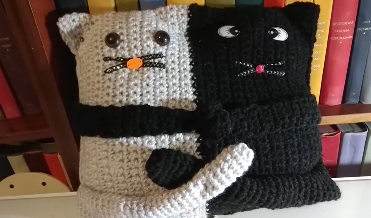 Котоподушки в год КОТА смотреть онлайн