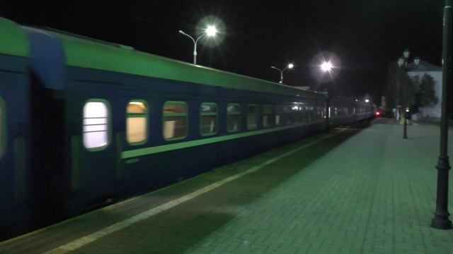 Поезд Минск - Архангельск прибывает на станцию Архангельск Город смотреть онлайн