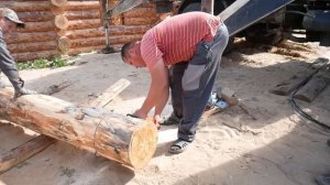 Построили дом из больших бревен. Пошаговый процесс строительства
