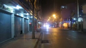 Различные фигуры Будды для продажи на улице