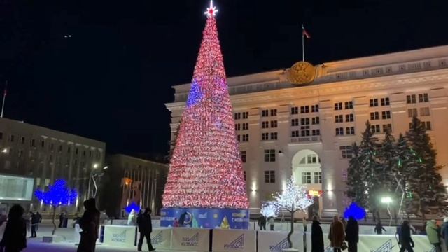 самая дорогая елка в мире стоит 18 000 000миллионов рублей г. Кемерово смотреть онлайн