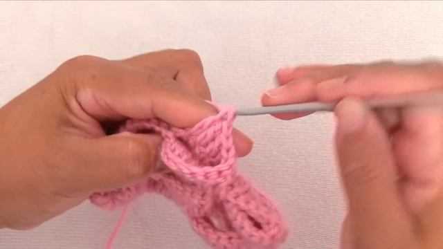 Gorro a crochet estrella con trenzas de hojas y flor 3D paso a paso tejido tallermanualperu смотреть онлайн