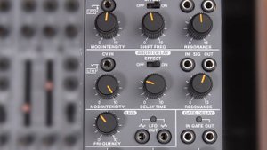 Behringer System 100 – 172 Phase Shifter / Delay / LFO Eurorack Module