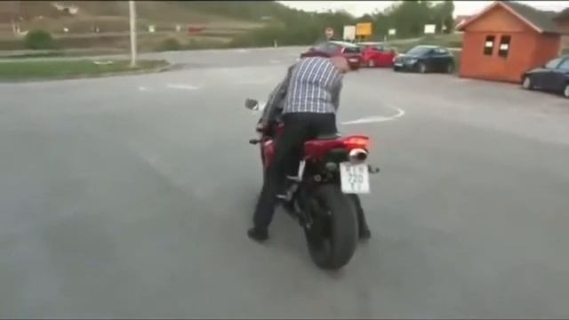 Подарили Дебилу Honda CBR смотреть онлайн