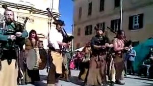 группа исполняет ирландский и шотландский фольклор