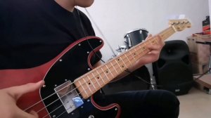 SQUIER PRECISION BASS SHOOTOUT.