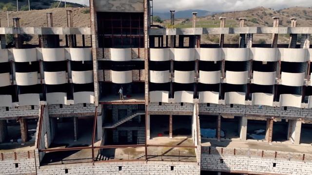 Огромный заброшенный отель в Крыму | поселок Морское