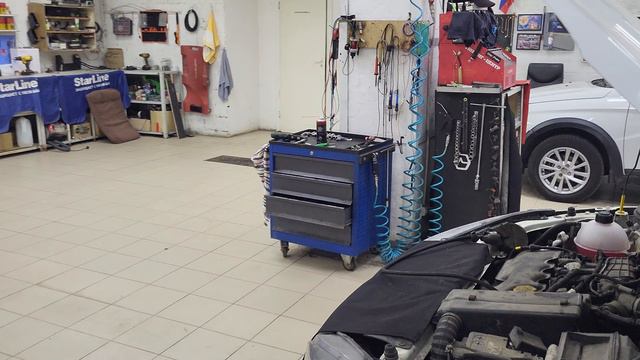 Будни. Веста - чем больше жмешь на газ, тем хуже едет. смотреть онлайн