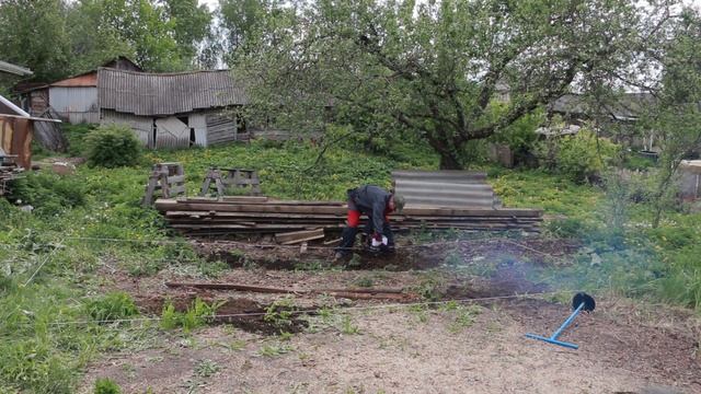 Строим Дровник: Делаем фундамент