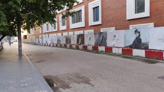 Мужик, как пройти к Третьяковской галантереи? Не знаю! Но как пройти к Бородинской пилораме покажу! смотреть онлайн