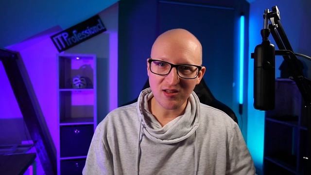 The Difference between Containers and Virtual Machines смотреть онлайн