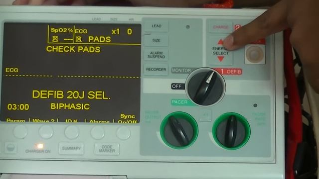 ZOLL DEFIBRILLATOR BASIC OPERATION смотреть онлайн