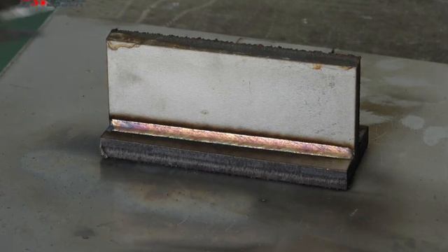 Лазерный сварочный аппарат мощ 2000 Вт, 8-мил низкоуглеродистая сталь, сваренная двойной проволокой