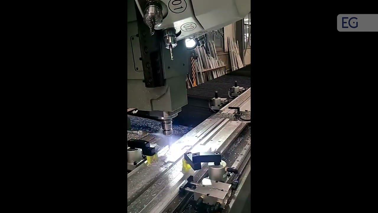 Сверлильно-фрезерный станок DZC-CNC-6500