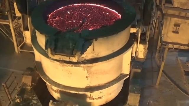 Сталеплавильный цех Оскольского электрометаллургического комбината