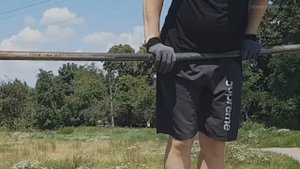 Как делать выход на две (выход силой) в перчатках. Какие перчатки использовать?