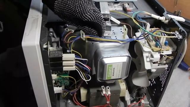 Микроволновка Gorenje замена магнетрона, как проверить и заменить магнетрон. Magnetron replacement. смотреть онлайн