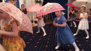 Утренник в детском саду спб. Танец тёплые лужи